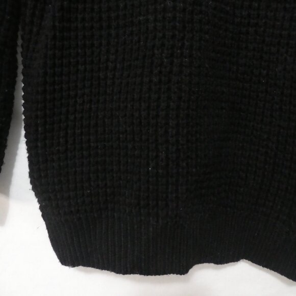 FOREVER 21 | small | Black Textured Waffle Knit Crewneck Sweater | GUC - Picture 14 of 16